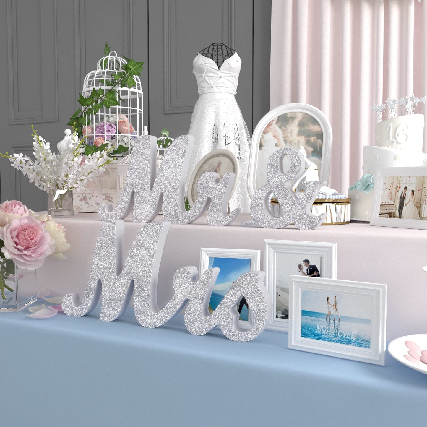 Wooden Mr & Mrs table decoration