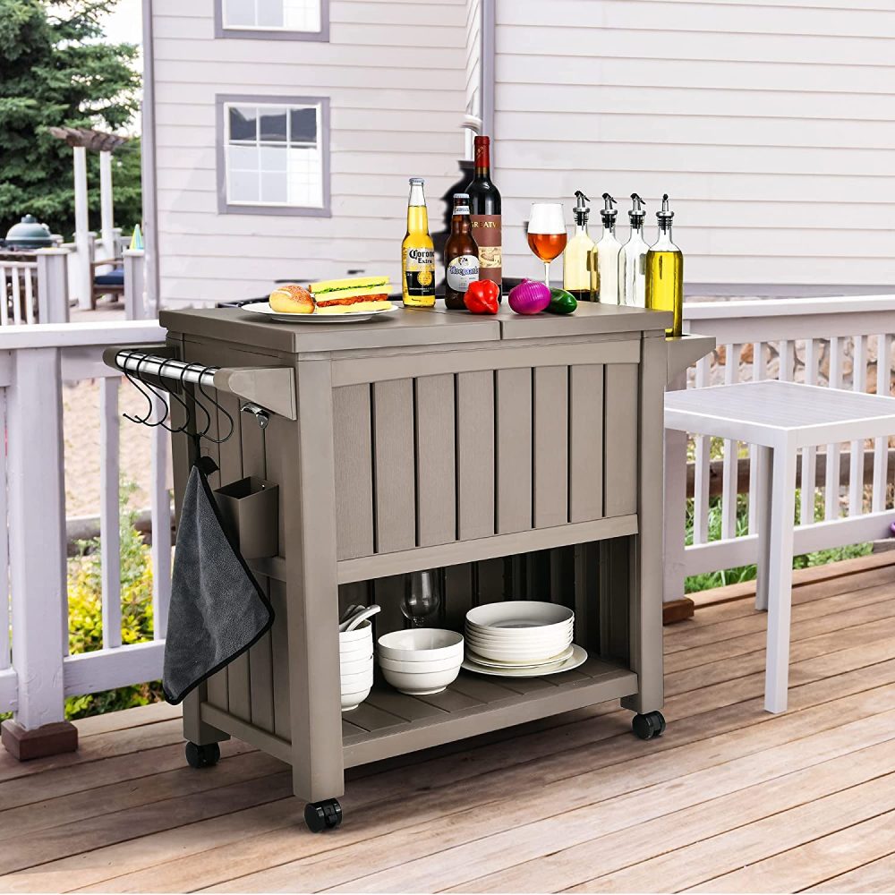 Outdoor portable serving table